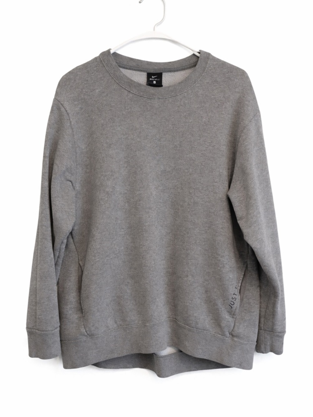 Nike Gray Crewneck Sweatshirt Size M Unisex Minimal Basic Athleisure